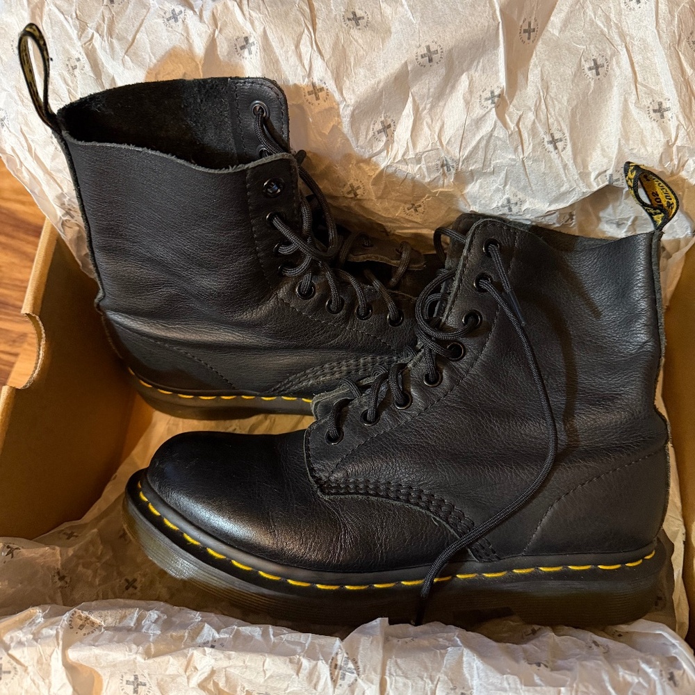 Dr. Martens 1460 Pascal Virginia 8 Hole Size US 8